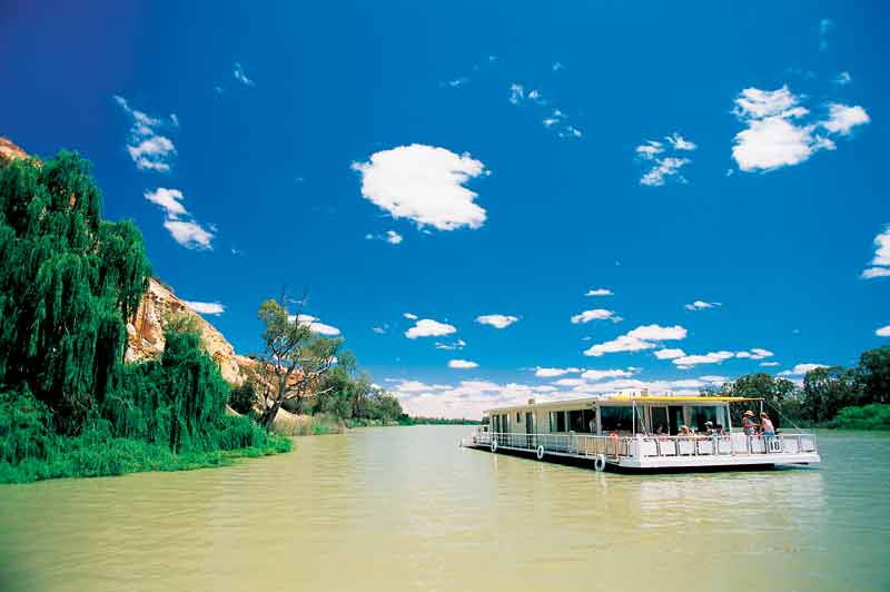 Houseboat Murray River