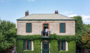 Florita vineyard building at clos Clare in the Clare Valley