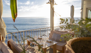 beachside dining at Burleigh Pavilion