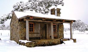 Jindabyne Moonbah Huts