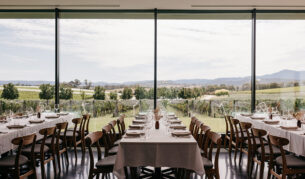 Oakridge restaurant dining room